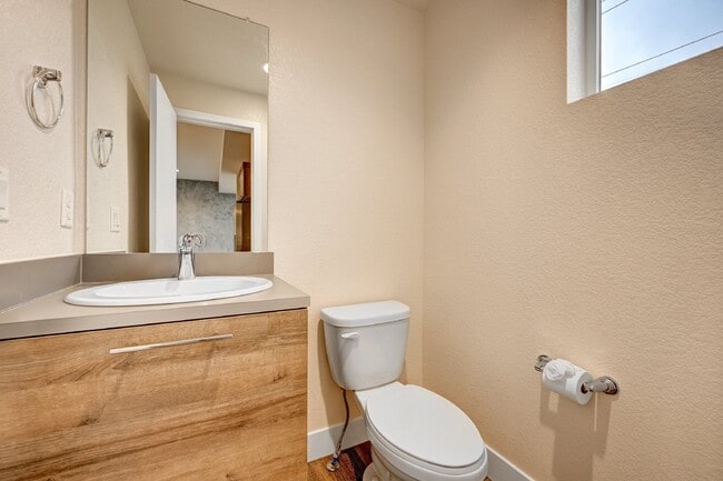 Building Photo - $2,695.95- 3 bed, 3.5 bath located in Lakewood with AC, and In Unit Laundry!