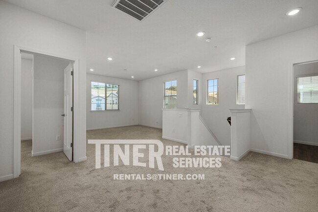 Building Photo - 8082 Avanti Dr