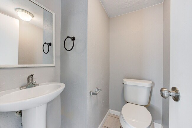 Building Photo - 1622 Claudia Dr