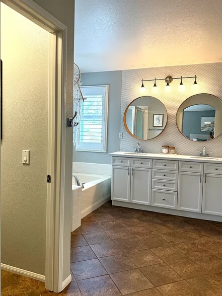 Building Photo - 1438 Turquoise Dr