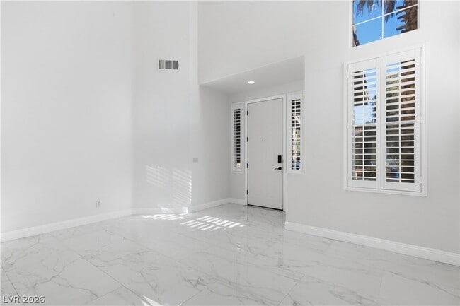 Building Photo - 9983 Canyon Peak Dr