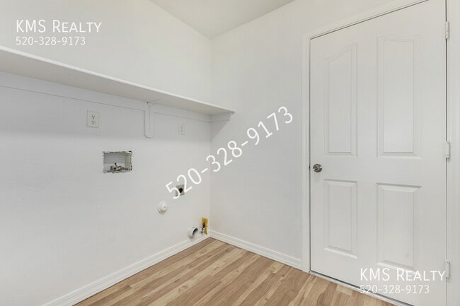 Building Photo - 9945 E Star Vista Dr