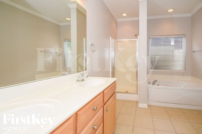 Building Photo - 6448 Southern Trace Dr