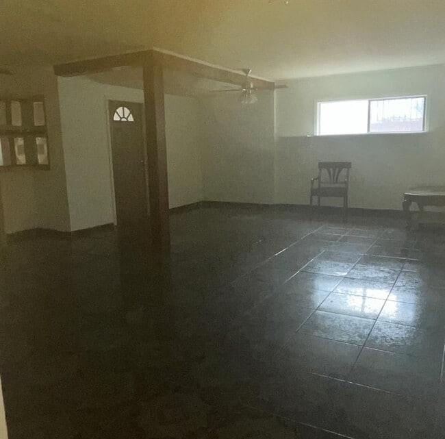 Building Photo - 11911 Pollyanna Ave