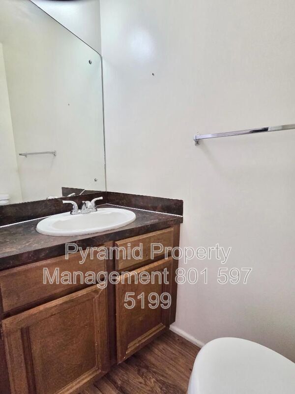 Building Photo - 5571 S 2800 W