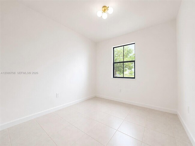 Building Photo - 3448 W 110th Terrace