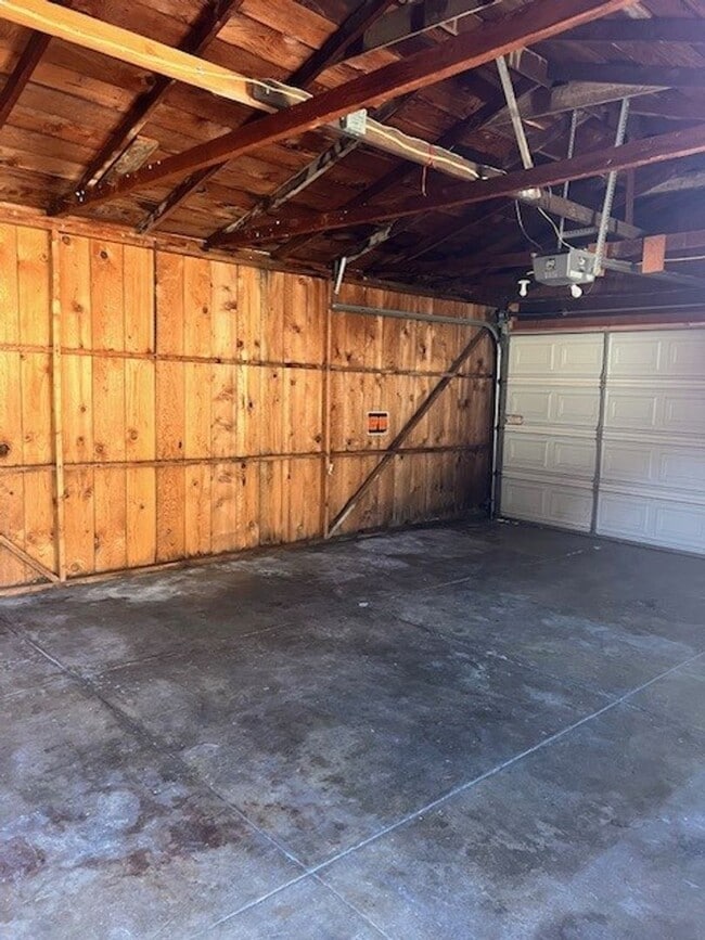 Building Photo - Santa Clara Charm ~ 3BR/1BA on Main Street