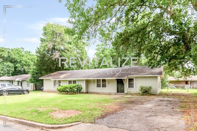 Building Photo - 1815 Ogburn Ave