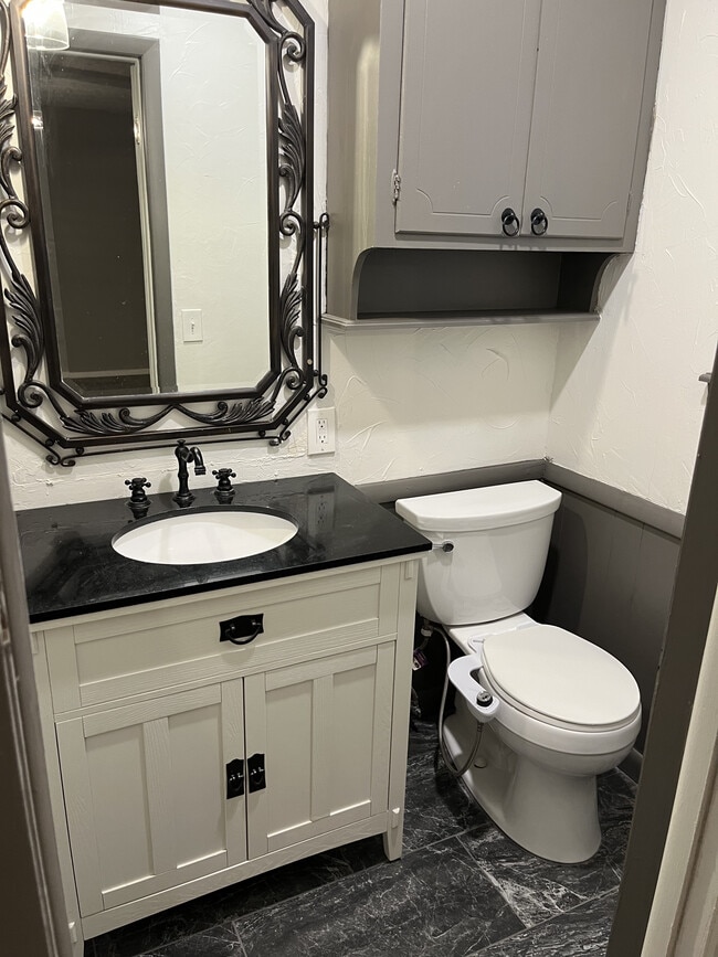 Building Photo - 5024 S 85th East Ave