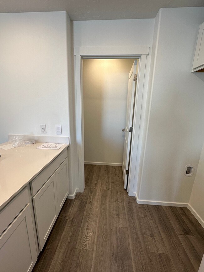Building Photo - 253 Portside Ln