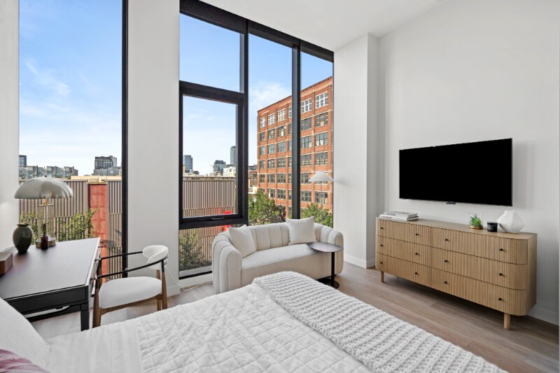 Building Photo - 1075 W Van Buren St