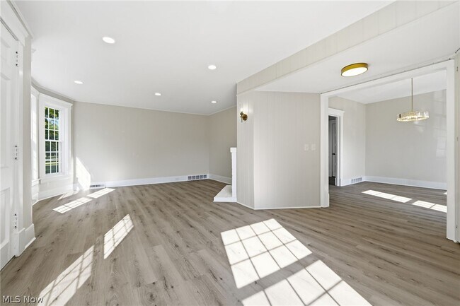 Building Photo - 22955 Fairmount Blvd