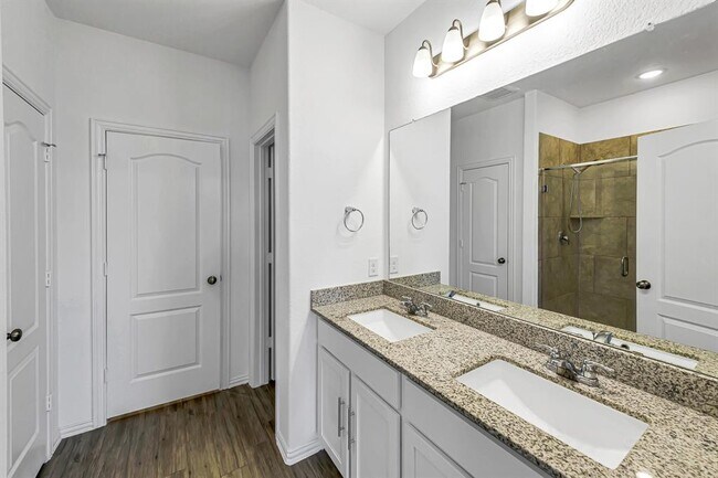 Building Photo - 31319 Whitfield Ct