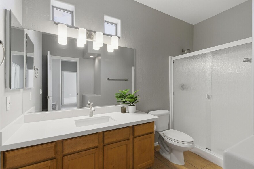 Building Photo - 5450 E McLellan Rd