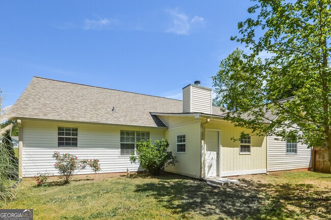 Building Photo - 235 Cypress Dr
