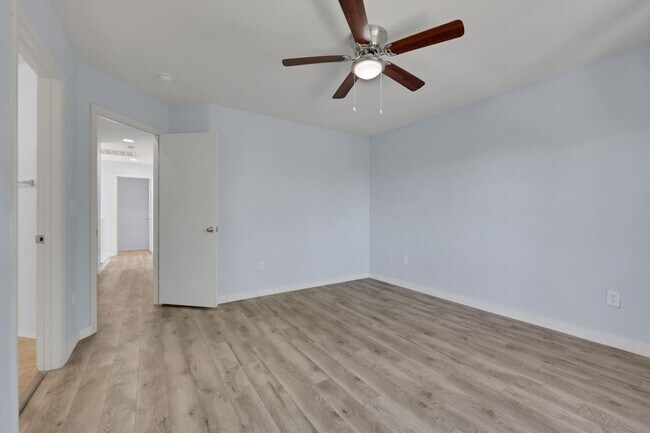 Building Photo - Updated Two-Story 3 bed/2.5 bath Home with Open Kitchen, Attached 1 Car Garage & Modern Flooring ...