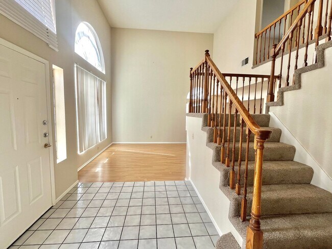 Building Photo - Gorgeous 4 Bedroom Home with Pool & Spa Located in The Lakes