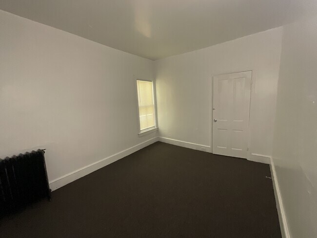 Building Photo - 573 W Princess St