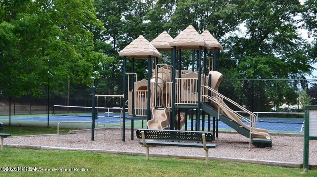 Building Photo - 83 Bradford Ct