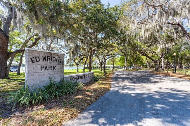 Building Photo - Wonderfully located 1/1 Duplex - No washer/dryer