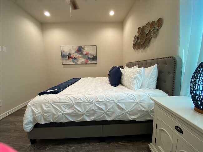 Building Photo - 3144 Southmore Blvd