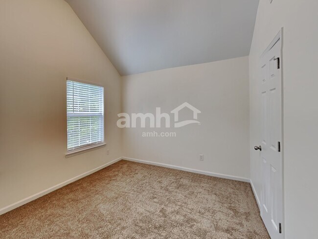 Building Photo - 342 Hidden Creek Ln