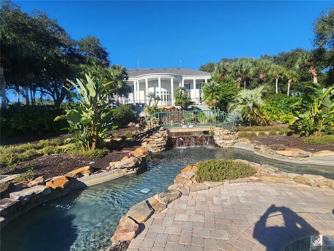 Building Photo - 24921 Pine Hill