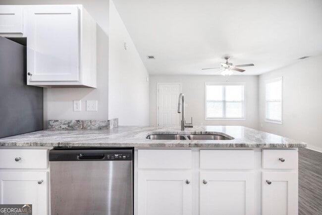 Building Photo - 101 Shasta Dr