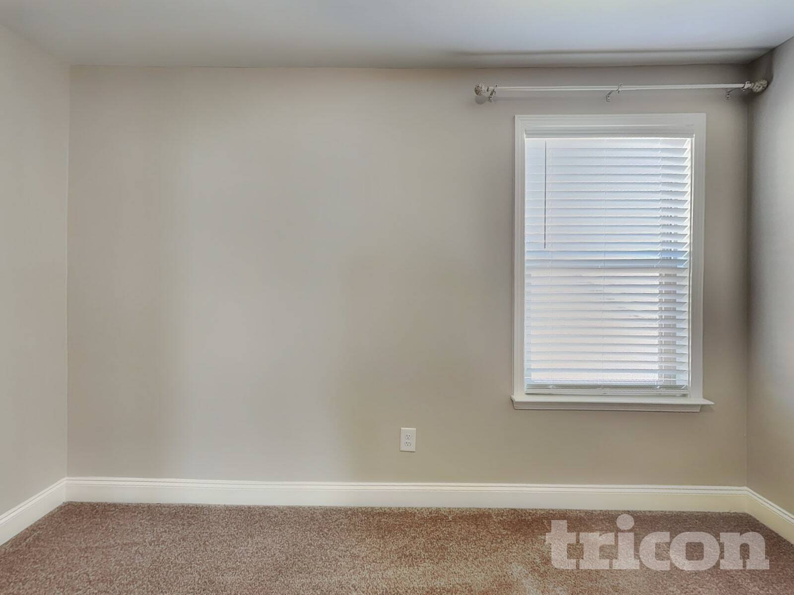 Building Photo - 1363 Coates Ln