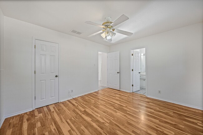 Building Photo - 3007 Steck Ave