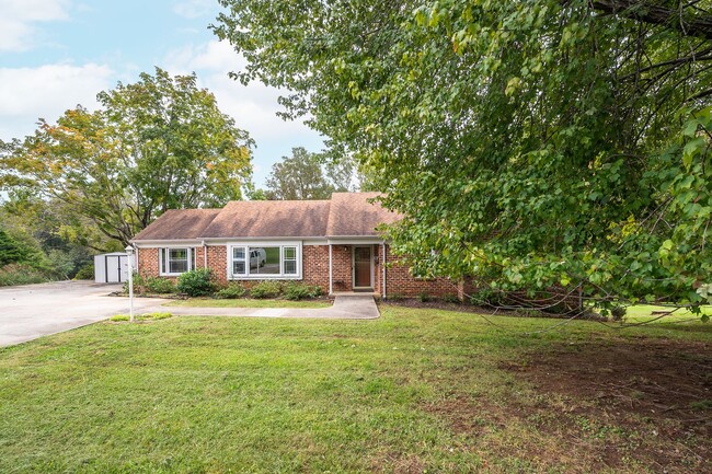 Building Photo - 4 Bedroom Home in Boonsboro/Bedford County