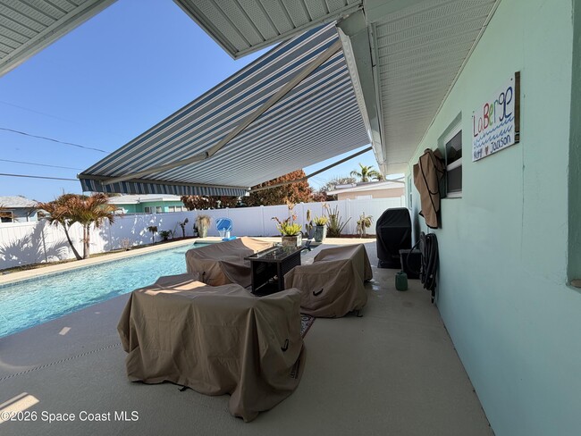 Building Photo - 209 SE 3rd St