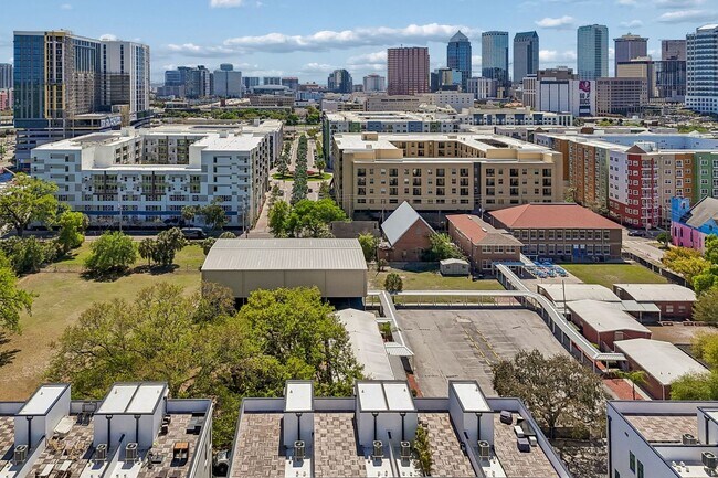 Building Photo - New Construction Townhome For Lease downtown Tampa, Ybor City, Gas Worx