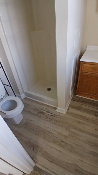 Building Photo - 271 W Main St