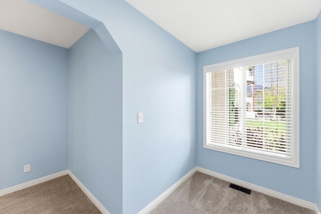 Building Photo - 1041 W Grindelwald Ct