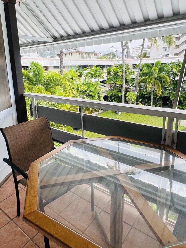 Building Photo - Charming & Breezy 1-Bedroom 1-Bath Hawaiiana Retreat