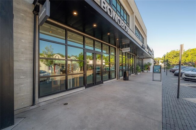 Building Photo - 762 S Village Cir