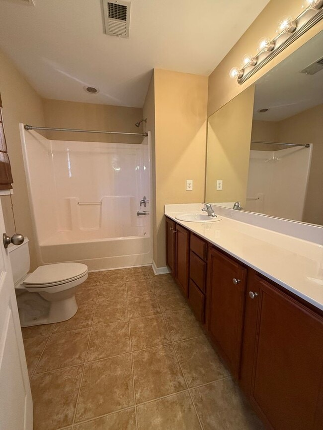 Building Photo - Townehome in Acworth