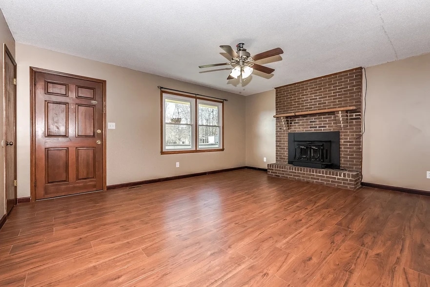 Building Photo - 5400 Beam Lake Dr