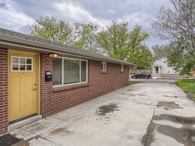 Building Photo - Cozy 3 Bed in the Highlands COMING SOON!!!!