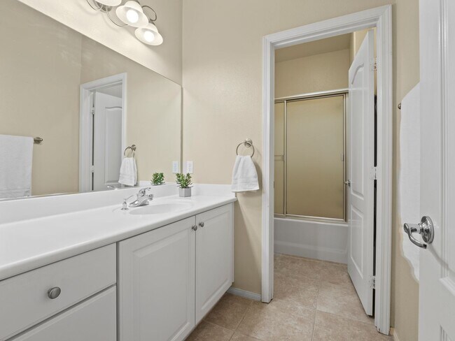 Building Photo - Cozy Stevenson Ranch Home on a Quiet Cul-De-Sac