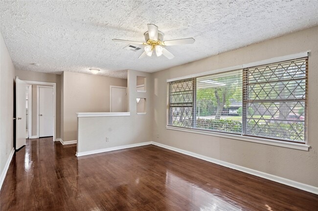 Building Photo - 4310 Ebbtide Dr