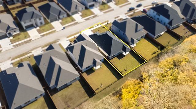 Building Photo - 4000 Falcon Dr