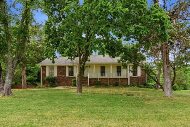 Building Photo - 308 Brookview Ct