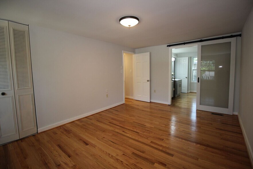 Building Photo - 2283 Dosinia Ct