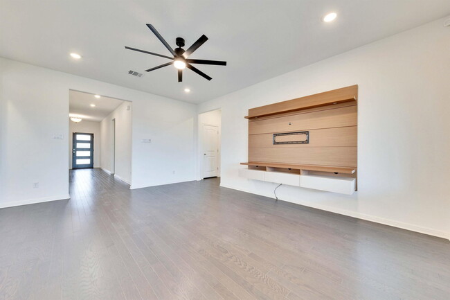 Building Photo - 17728 Zinfandel Dr