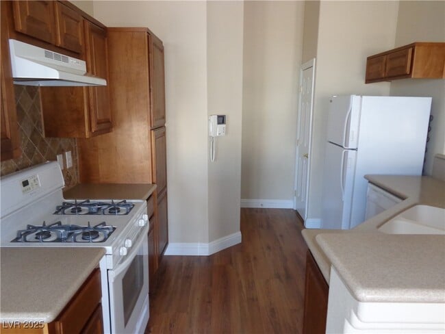 Building Photo - 7111 Cabin Fever St