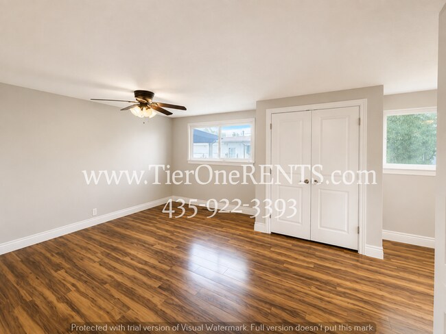 Building Photo - This property offers a NO DEPOSIT option available for qualified renters!