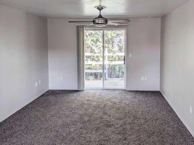 Building Photo - 210-220 N 2nd St