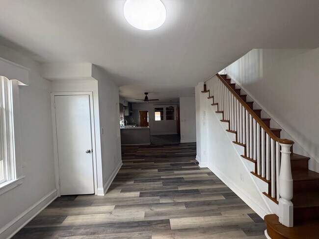 Building Photo - 1806 Hoffnagle St